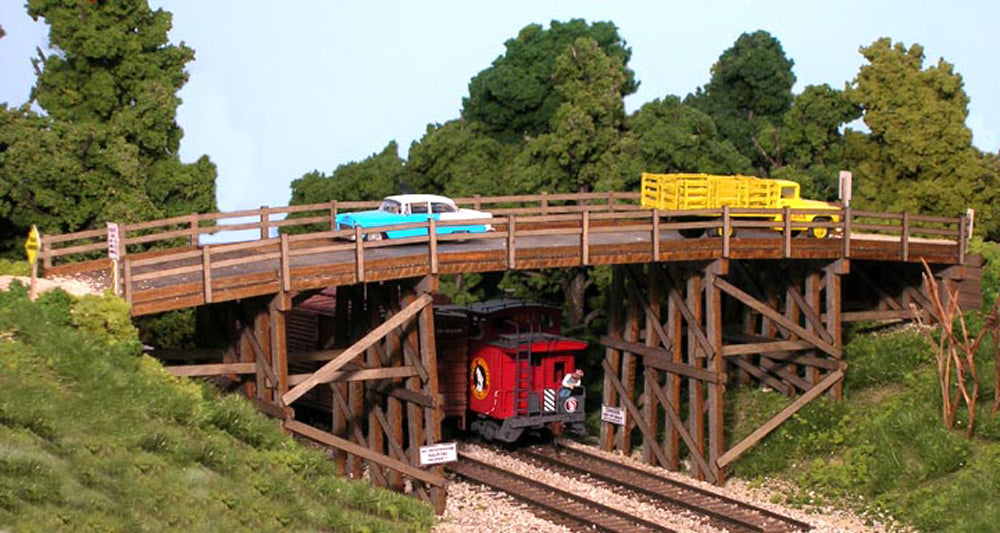 Two lane wooden overpass - HO