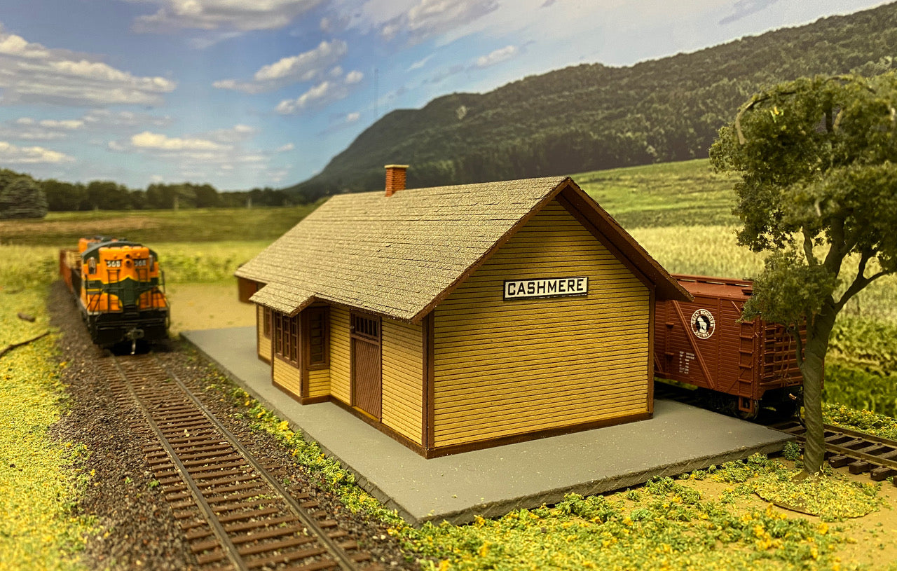 Gare SNCF Française Échelle HO 1/87 - Gare PLM 5 Portes - BOIS MODÉLISME Gare SNCF Française Échelle HO 1/87 - Gare PLM 5 Portes - BOIS MODÉLISME